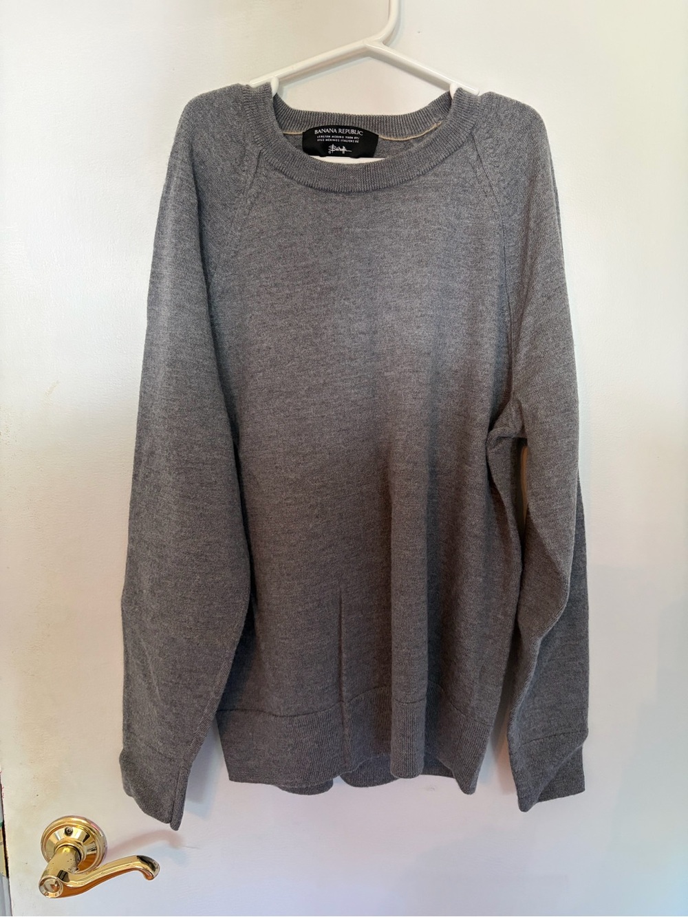 Men’s Banana Republic Italian Merino Wool Grey Sweater Size Medium